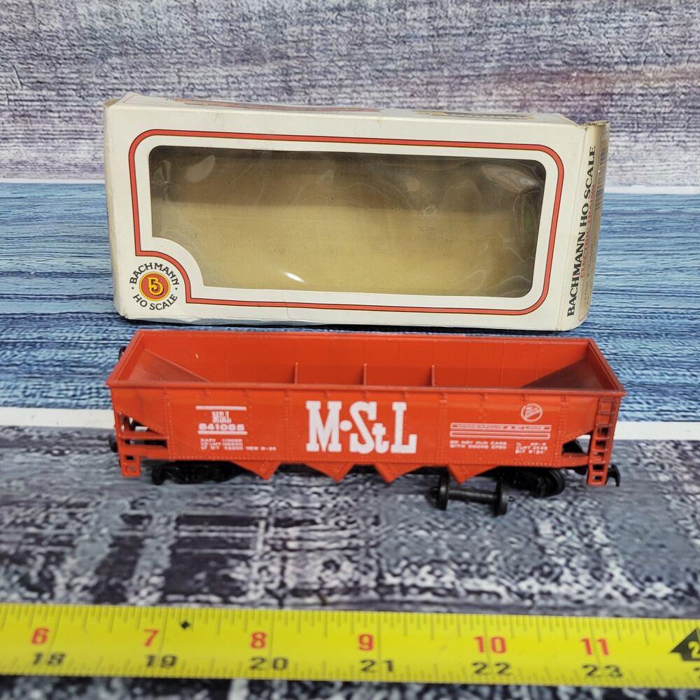 Vintage Bachmann H.O scale MSTL hopper train car red and white